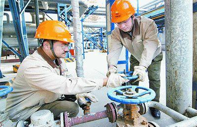 在加工过程中大多数的硫化物存留于渣油等重油中, 随着的深度加工